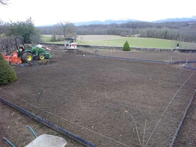 Préparation du terrain et pose du réseau d’arrosage automatique pour jardin à la française